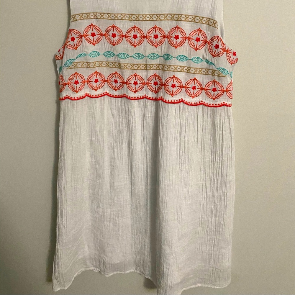 White sleeveless dress